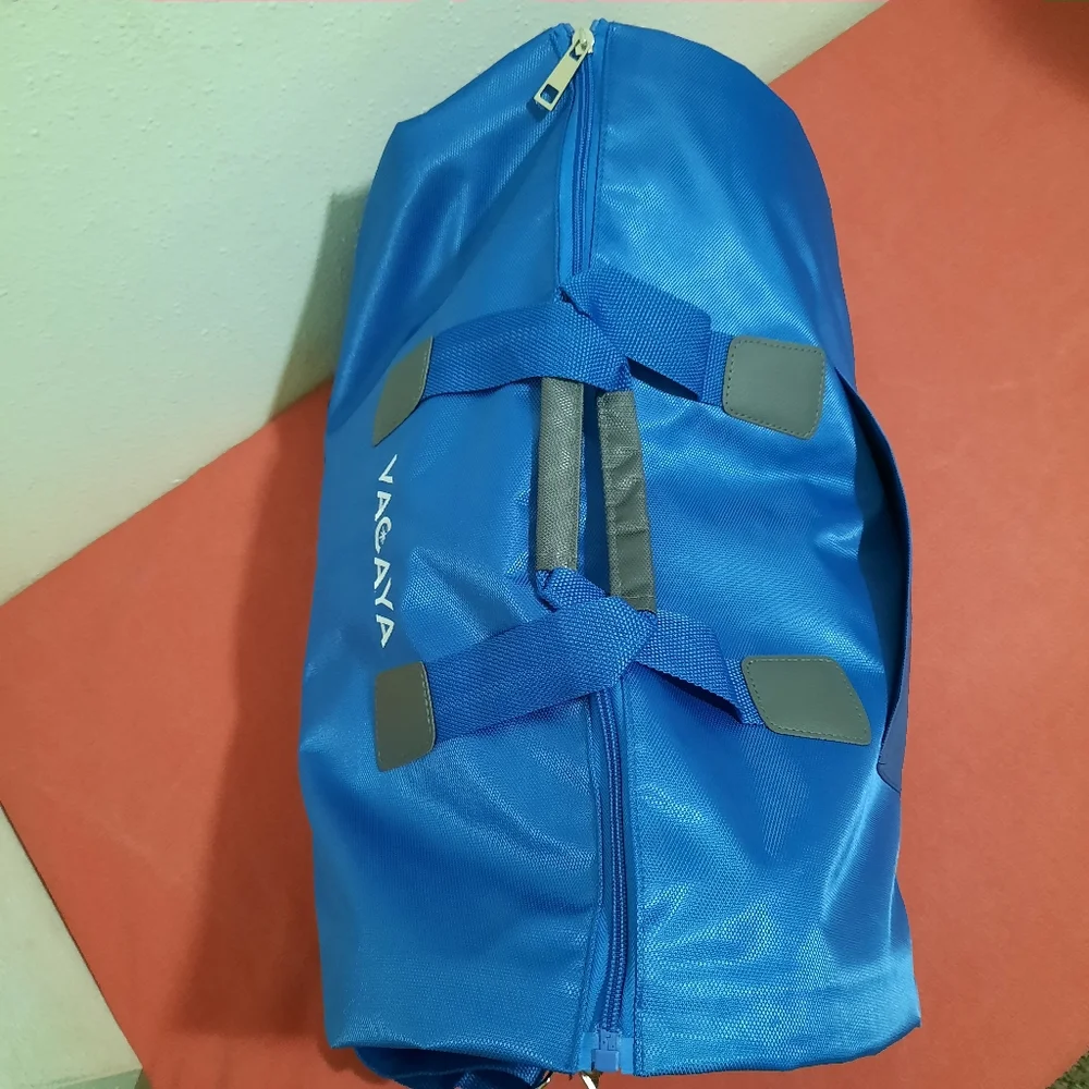 VACAYA blue garment bag
